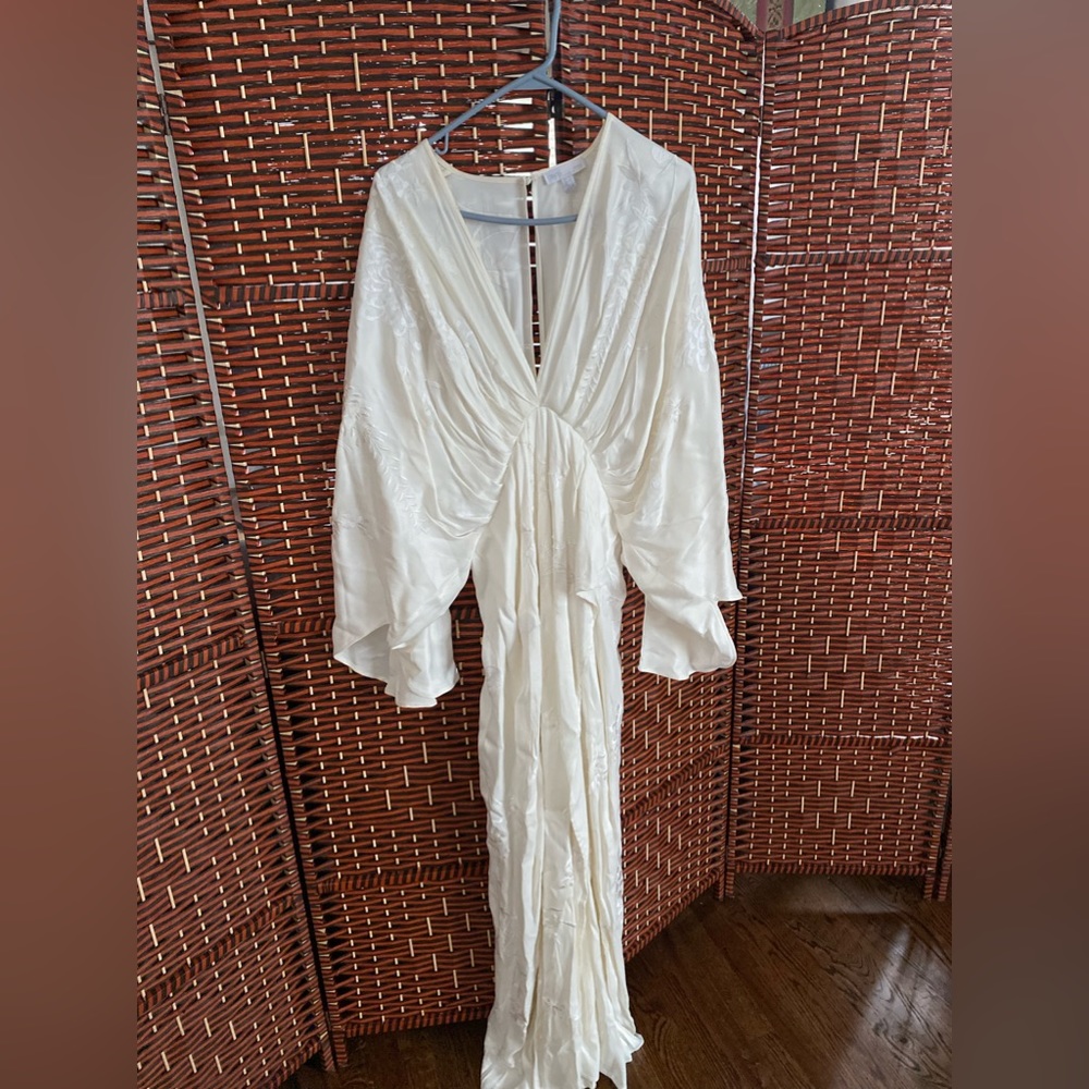 ASOS Bridal💕💕❤️Embroidered.. off white ..